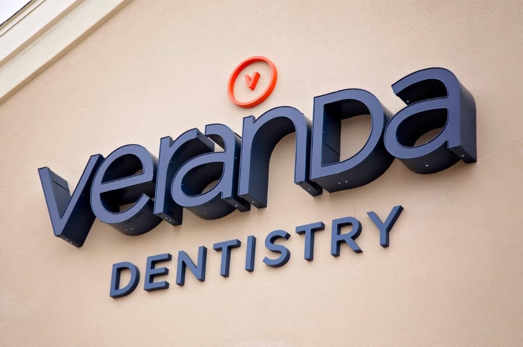 Building sign for Veranda Dentistry.